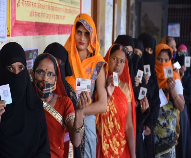 UP Election 2022 Phase 7 Voting LIVE : नौ जिलों में 11 बजे तक 21.55 प्रतिशत मतदान, मऊ के साथ चंदौली व मिर्जापुर ने पकड़ी तेजी