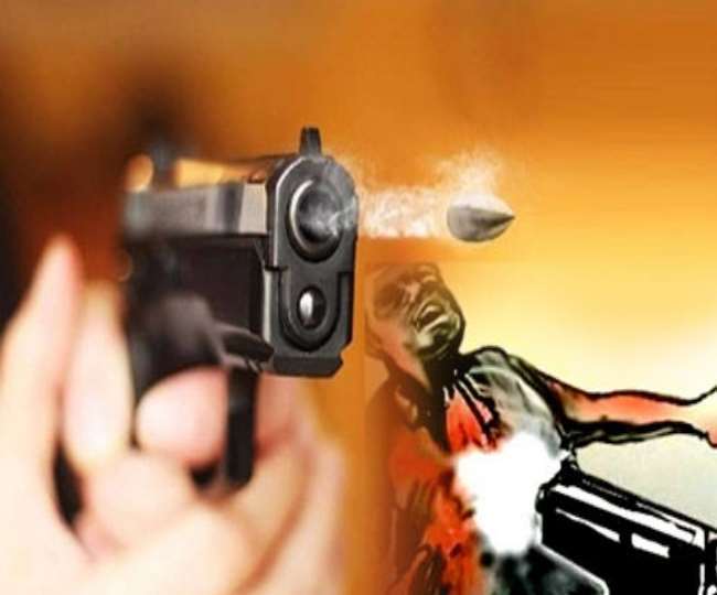 बाहरी दिल्ली में व्यक्ति ने पत्नी, दो साले व सलहज समेत चार को गोली मारी, तीन की मौत