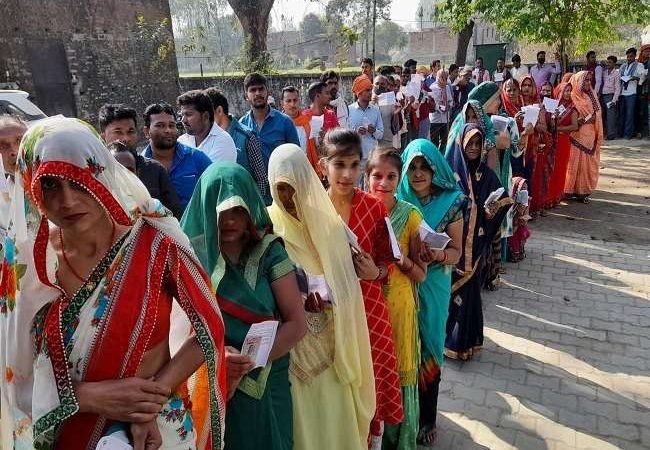 UP Election Phase 7 Voting LIVE: पहले दो घंटे में 54 विधानसभा क्षेत्रों में 8.58 प्रतिशत मतदान, मऊ में सर्वाधिक 9.99 %