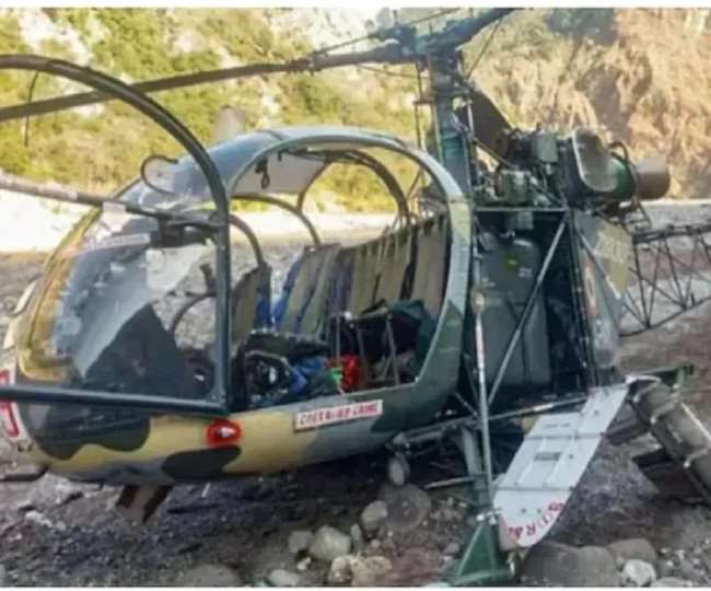 बांडीपोरा गुरेज सेक्टर में एलओसी के नजदीक सेना का हेलीकाप्टर दुर्घटनाग्रस्त; पायलट-को-पायलट की तलाश जारी