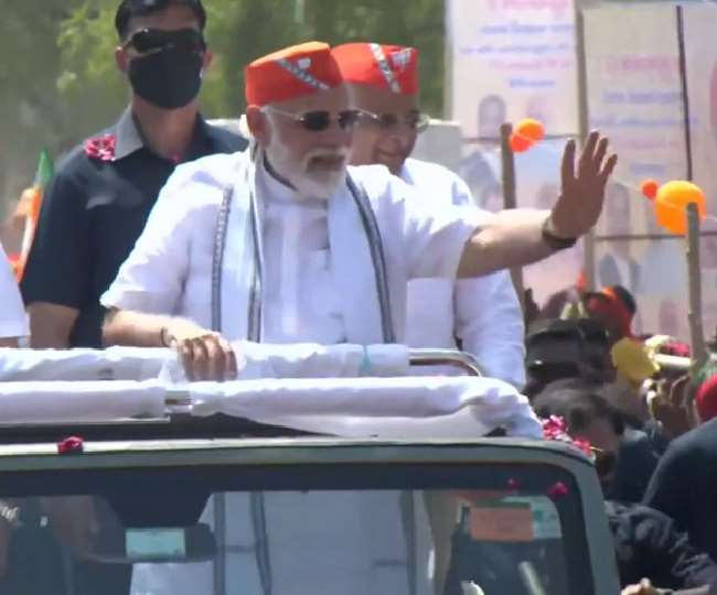 PM Modi Road Show Live: विधानसभा चुनाव में बंपर जीत के बाद अहमदाबाद में पीएम मोदी का रोड शो जारी, सड़कों पर उमड़ा जनसैलाब