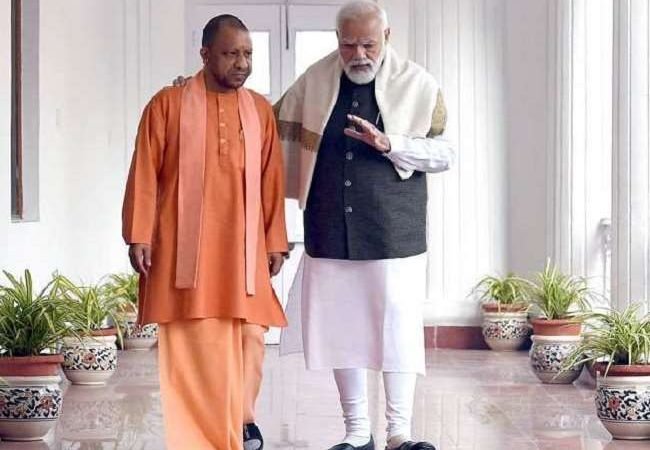 UP New Cabinet: नए मंत्रिमंडल के गठन को लेकर संगठन संग मंथन के बाद आज पीएम मोदी से मिलेंगे सीएम योगी, लग रहे तरह-तरह के कयास
