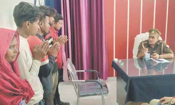 थाने में पहुंचकर चार तस्करों ने ली अपराध न करने की शपथ