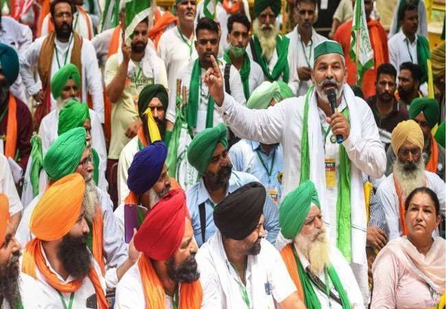 क्या टूट की ओर बढ़ रहा है संयुक्त किसान मोर्चा? दिल्ली में बैठक के दौरान हाथापाई तक की आई नौबत