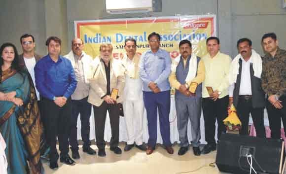 होली मिलन कार्यक्रम में किया पत्रकारों को सम्मानित