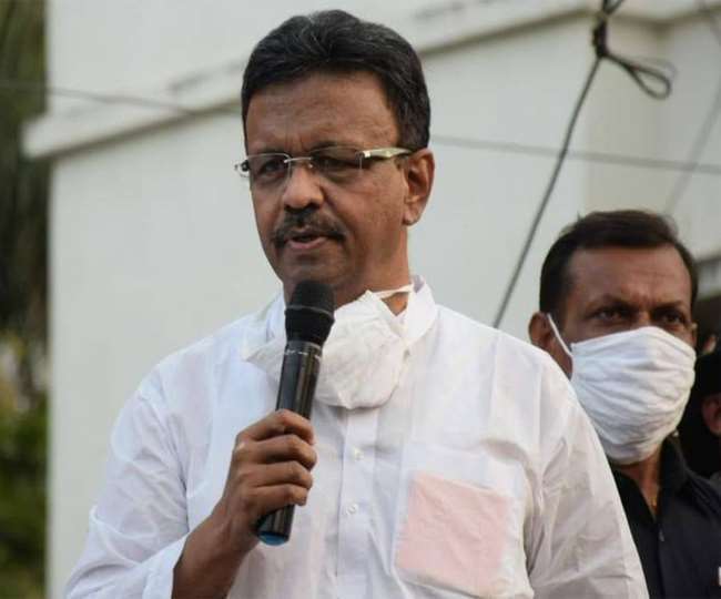 कोलकाता के मेयर फिरहाद हकीम का विवादस्पद बयान- गोली-कारतूस नहीं रहेंगे, तो फिर पुलिस और कोर्ट नहीं होंगे