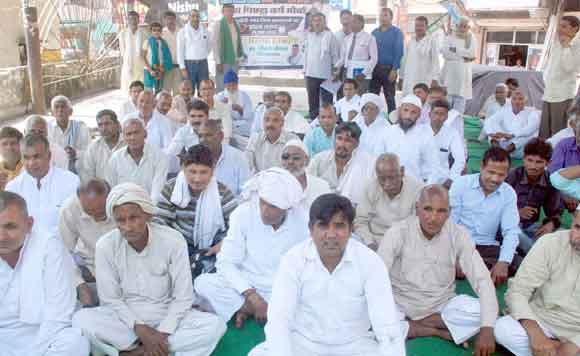 विभिन्न मांगों को लेकर जिला मुख्यालय पर गरजे पिछड़ा वर्ग मोर्चा के कार्यकर्ता