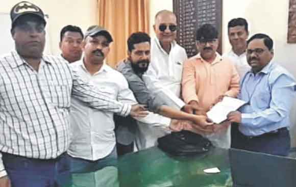 विद्युत अभियंता से मिला व्यापारियों का प्रतिनिधिमंडल
