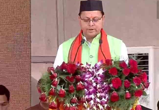 Pushkar Singh Dhami Oath LIVE: पुष्‍कर सिंह धामी ने ली मुख्‍यमंत्री पद की शपथ, PM मोदी समेत कई वीआइपी हैं मौजूद