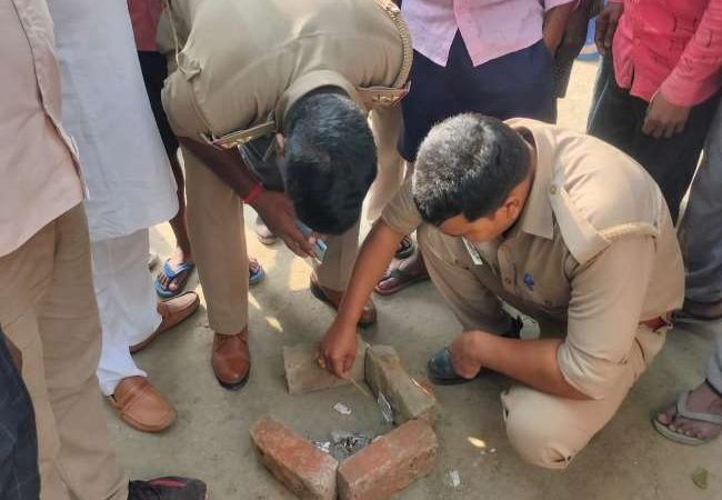 यूपी के कुशीनगर में जहरीली टाफी खाने से एक ही परिवार के चार बच्चों की मौत, सीएम योगी आद‍ित्‍यनाथ ने दुख जताया