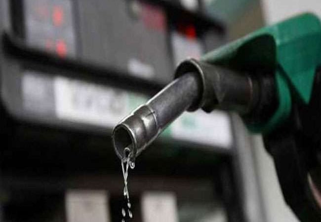 Petrol-Diesel Price Today: आज फिर महंगा हुआ पेट्रोल-डीजल, इतने बढ़े दाम, जानें आज की कीमतें