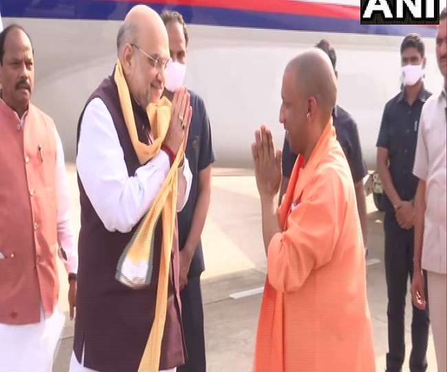 लखनऊ पहुंचे गृह मंत्री अम‍ित शाह, लोकभवन में थोड़ी देर में शुरू होगी व‍िधायक दल की बैठक