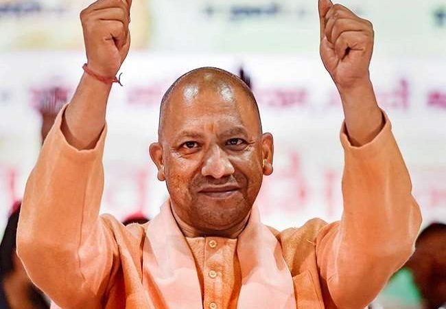 Yogi Sarkar 2.0: योगी आदित्‍यनाथ ने खींची कल्याणकारी योजनाओं की बड़ी लकीर, इस बार उम्मीदों का बोझ बढ़ना तय