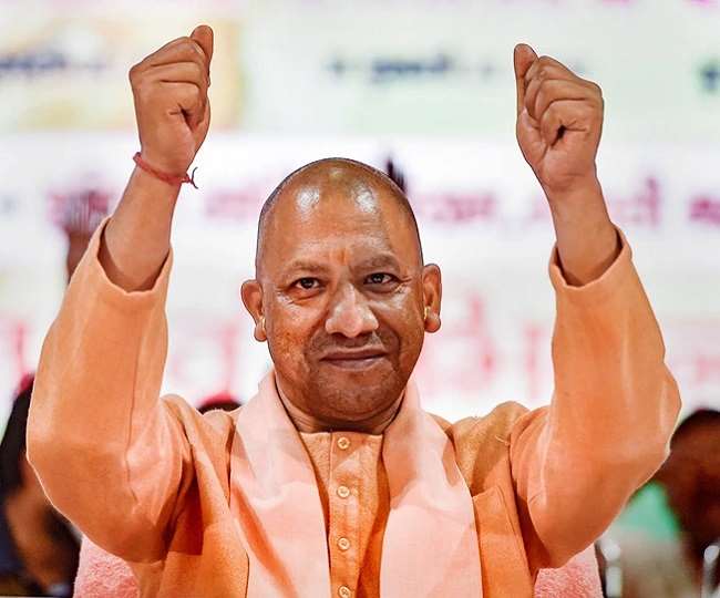 Yogi Sarkar 2.0: योगी आदित्‍यनाथ ने खींची कल्याणकारी योजनाओं की बड़ी लकीर, इस बार उम्मीदों का बोझ बढ़ना तय
