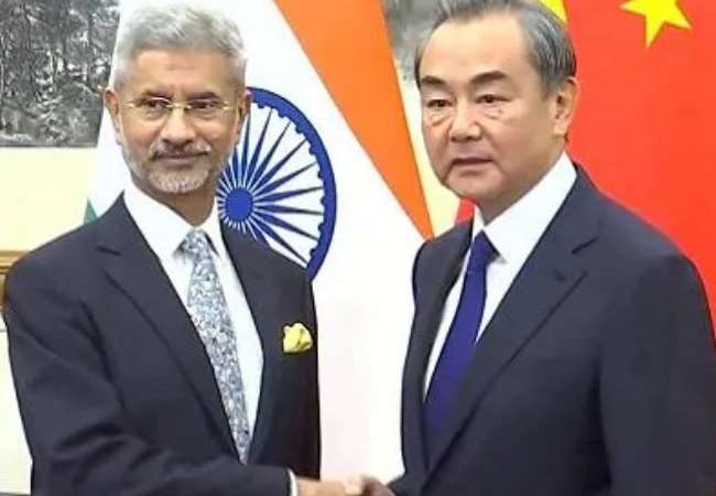 आज होगी चीनी विदेश मंत्री वांग यी और जयशंकर की मुलाकात, द्विपक्षीय रिश्तों की गाड़ी पटरी पर लाने की होगी कोशिश