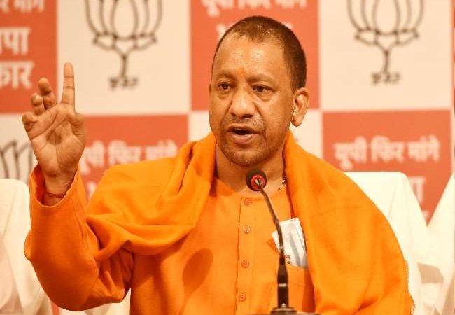 गोरखनाथ मंद‍िर और सीएम योगी आद‍ित्‍यनाथ को बम से उड़ाने की धमकी देने वाला ‘लेडी डान’ पुल‍िस श‍िकंजे में, भीम आर्मी से है कनेक्‍शन
