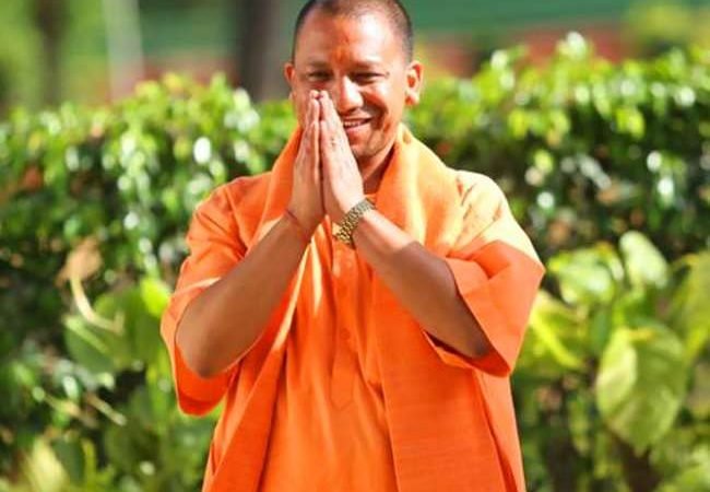 CM Yogi Oath Ceremony LIVE: योगी आद‍ित्‍यनाथ पांच घंटे बाद शुभ मुहूर्त में लेंगे मुख्‍यमंत्री पद की शपथ, लगातार दूसरी बार होगी ताजपोशी