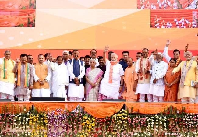 योगी की उपयोगी टीम, 53 सदस्यीय कैबिनेट में पिछड़ा वर्ग से 20, दलित वर्ग से आठ और सात ब्राह्मण बनाए गए मंत्री