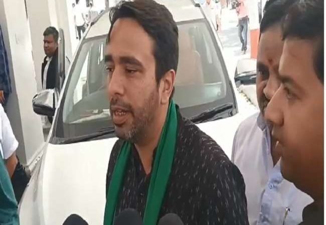 राष्ट्रीय लोकदल के विधायकों की बैठक के बाद अखिलेश यादव से मिले जयंत चौधरी, बोले-जारी रहेगा गठबंधन