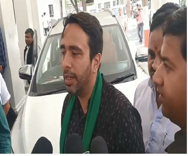 राष्ट्रीय लोकदल के विधायकों की बैठक के बाद अखिलेश यादव से मिले जयंत चौधरी, बोले-जारी रहेगा गठबंधन
