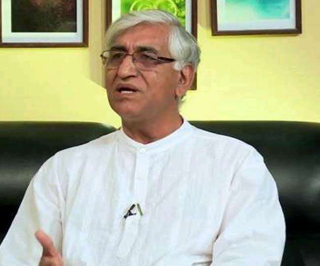 बेटी के शव को कंधे पर लादकर पैदल चला पिता, वीडियो वायरल होने पर स्वास्थ्य मंत्री टीएस सिंह ने जांच का दिया आदेश