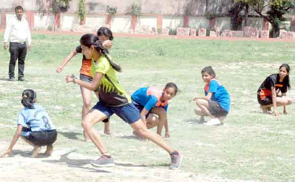 खो-खो प्रतियोगिता सोफिया गल्र्स स्कूल ने मारी बाजी