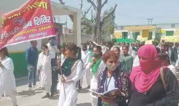 मुन्ना कॉलेज की छात्राओं ने हलालपुर में निकाली स्वच्छता रैली