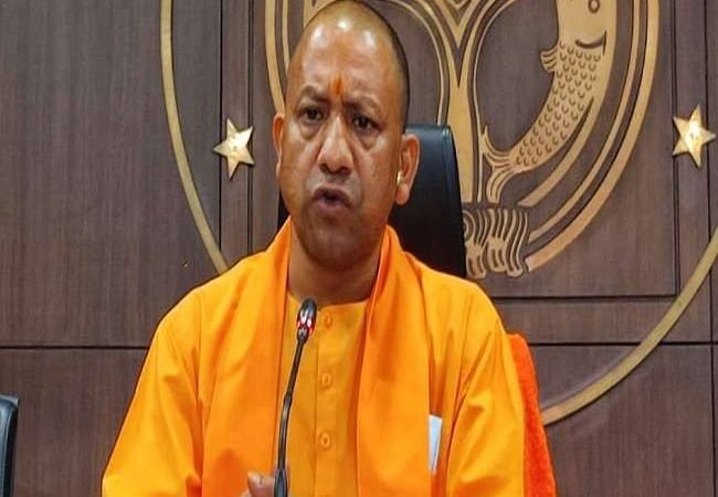 कुशीनगर में भाजपा की जीत पर मिठाई बांट रहे बाबर की हत्या के मामले में सीएम योगी आदित्यनाथ बेहद सख्त, जांच का आदेश