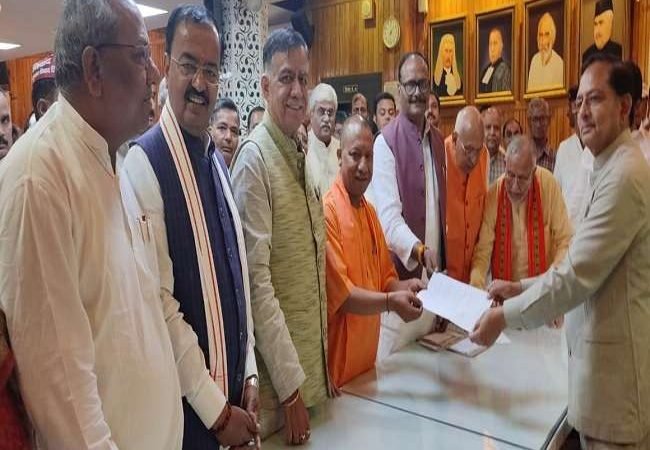 भाजपा के वरिष्ठ विधायक सतीश महाना कल संभालेंगे विधानसभा अध्यक्ष कुर्सी, विपक्ष का भी समर्थन