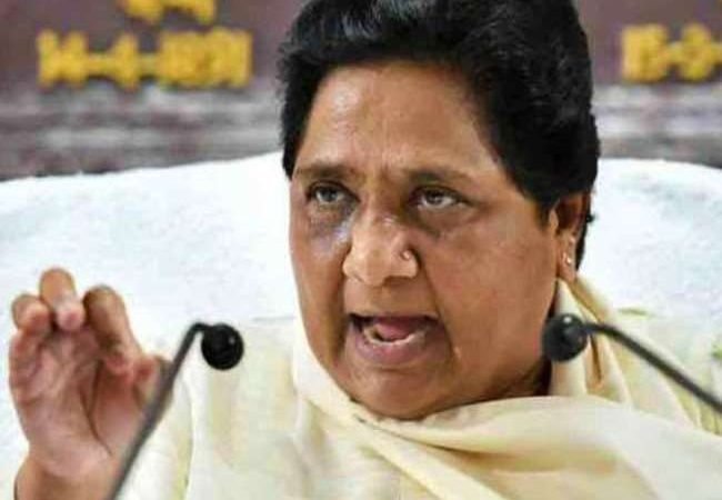 मायावती ने मुलायम स‍िंह और अख‍िलेश यादव पर बोला हमला, भाजपा के साथ मिलकर काम करने का लगाया आरोप