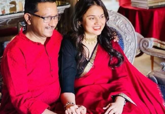 टीना डाबी फिर करेंगी शादी, सगाई की तस्वीर पोस्ट कर लिखा- ‘वो मुस्‍कान पहन रही हूं, जो तुम दे रहे हो’