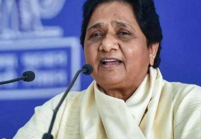 बसपा प्रमुख मायावती ने अखि‍लेश यादव के व‍िदेश दौरों पर उठाए सवाल, बोलीं- विकास के लिए विदेश भ्रमण नहीं सही सोच व विजन जरूरी