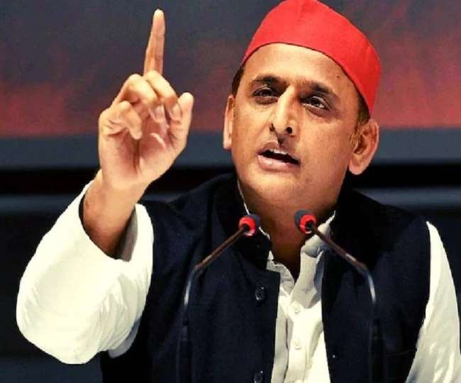अखि‍लेश यादव ने यूपी बोर्ड 12वीं का अंग्रेजी का प्रश्‍नपत्र लीक होने के मामले में बोला हमला, कहा- पेपर लीक करवाने का व्यवसाय बदस्तूर जारी