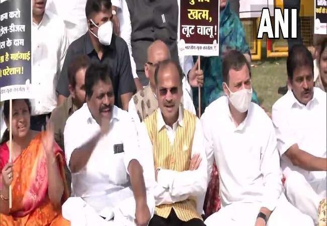 पेट्रोल-डीजल की बढ़ती कीमतों के खिलाफ कांग्रेस का हल्लाबोल, राहुल गांधी बोले देशभर में करेंगे सरकार के खिलाफ प्रदर्शन