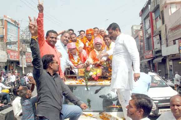 संसदीय कार्य राज्यमंत्री जसवंत सैनी व लोक निर्माण राज्यमंत्री कुंवर बृजेश सिंह का किया जोरदार स्वागत