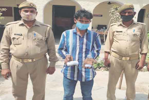 पुलिस ने चरस के साथ दबोचा एक आरोपी