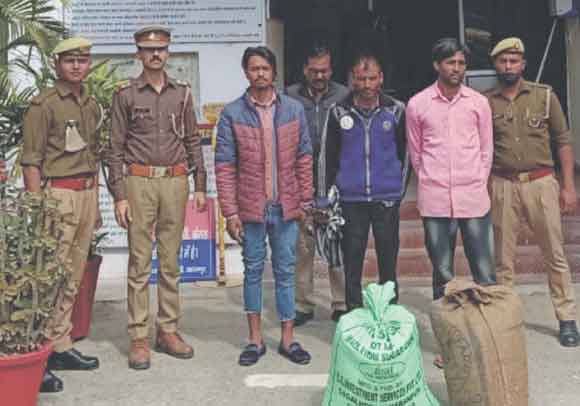 पुलिस ने दबोचे तीन शातिर चोर