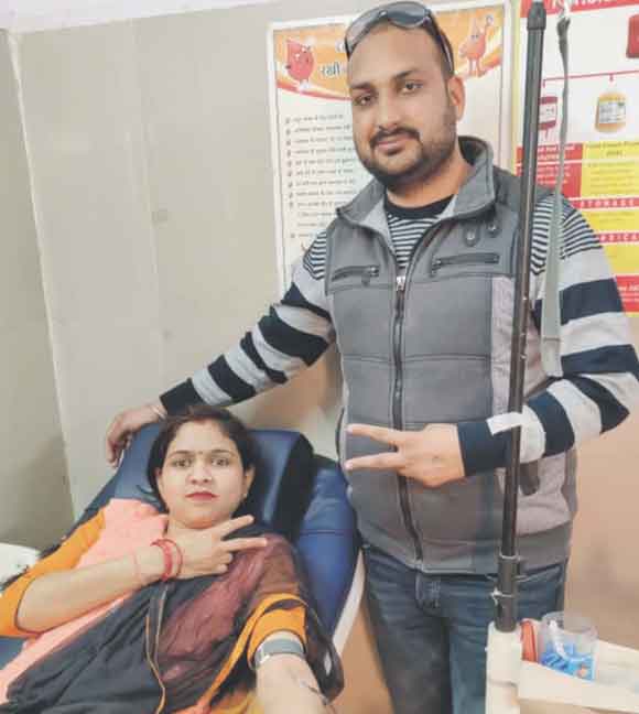 एफबीडी ट्रस्ट के पदाधिकारियों ने किया स्वैच्छिक रक्तदान