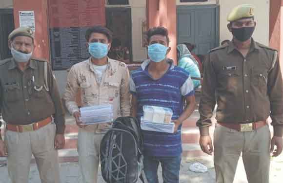 पुलिस ने पकड़े दो आरोपी, किया चोरी का खुलासा