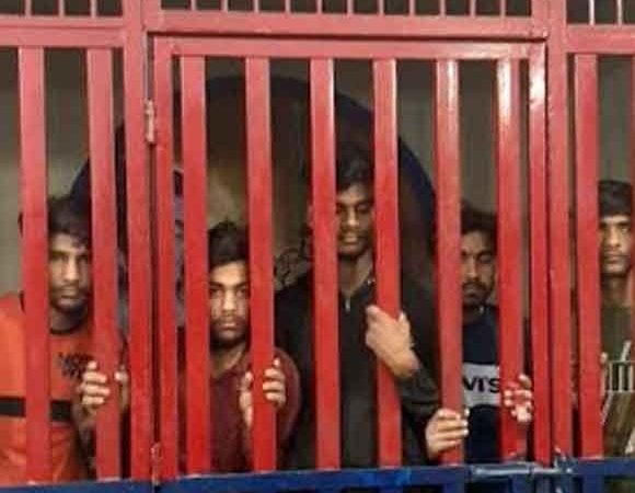 जेलर पर फायरिंग करने वाले पांच आरोपी गिरफ्तार, दो तमंचे व दो बाईक बरामद