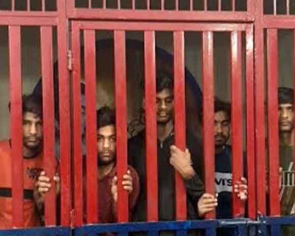 जेलर पर फायरिंग करने वाले पांच आरोपी गिरफ्तार, दो तमंचे व दो बाईक बरामद