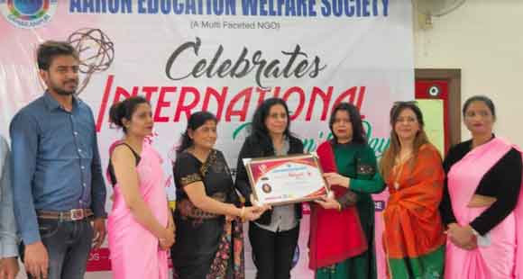 अन्तर्राष्ट्रीय महिला दिवस के अवसर पर प्रमुख सचिव ने महिलाओं को किया सम्मानित