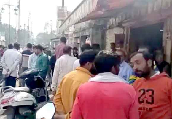 देवबंद में सरेराह युवती को खींचकर अपहरण का प्रयास