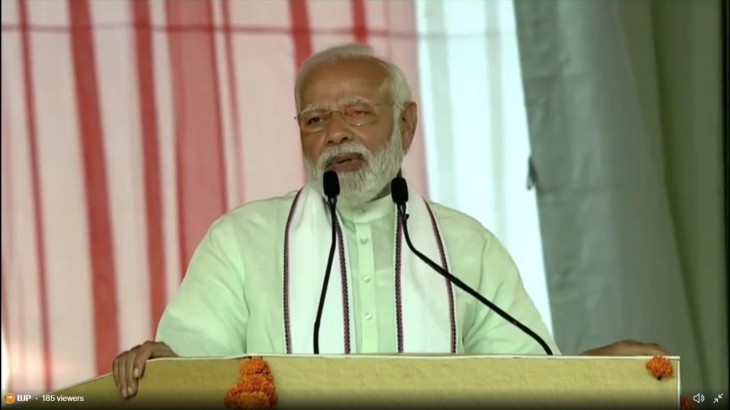 गुजरात में बोले PM मोदी- हम बापू के सपनों को पूरा करने के लिए प्रतिबद्ध