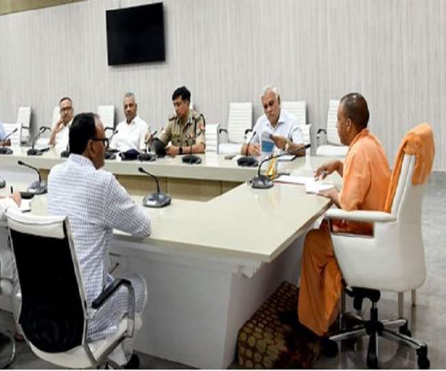 सीएम योगी आदित्यनाथ के निर्देश पर दस से महिला सुरक्षा का विशेष अभियान, बीट स्तर पर तैनात होंगी कान्स्टेबल