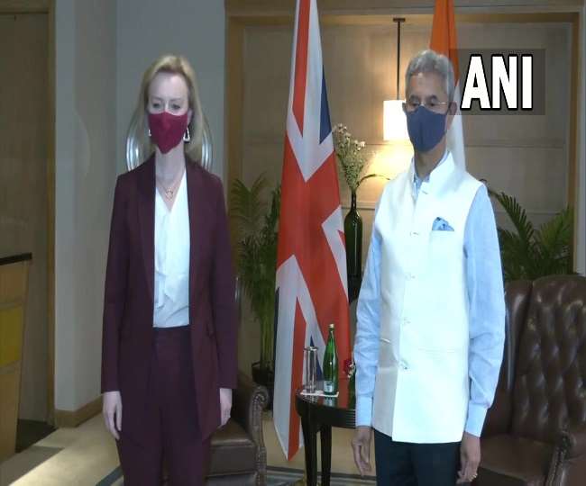 जयशंकर से मुलाकात में ब्रिटिश विदेश मंत्री ने भारत के साथ रिश्तों में सुधार पर दिया जोर, कहा- मौजूदा विश्व पहले से ज्यादा असुरक्षित