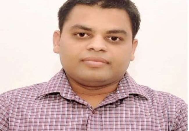 भ्रष्टाचार पर सीएम योगी आदित्यनाथ का प्रहार, सोनभद्र के बाद अब औरैया के जिलाधिकारी सस्पेंड