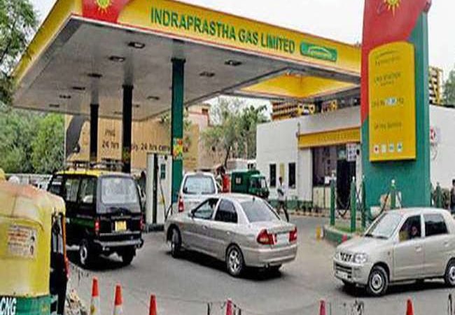 CNG फिर हुई महंगी, आज भी 2.5 रुपये बढ़े दाम; दिल्ली, नोएडा, गाजियाबाद, कानपुर, सहित तमाम शहरों की कीमतें जानें
