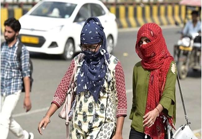 Weather Update: दिल्ली समेत इन राज्यों में हीट वेव का अलर्ट जारी, पढ़ें आज के मौसम का हाल