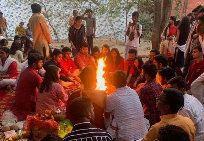 JNU में रामनवमी पर भिड़े एबीवीपी और लेफ्ट के छात्र, नानवेज और पूजा को लेकर विवाद; छात्रों ने नि‍काला पैदल मार्च
